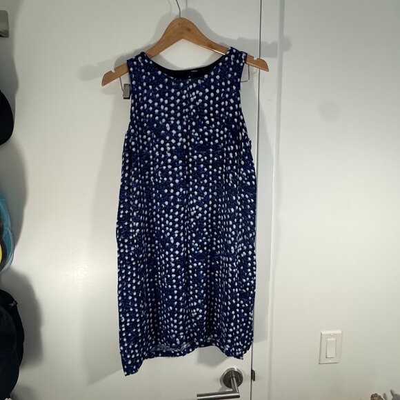 AQUA (Bloomingdale’s) – blue/white sleeveless dress — Size L - Picture 1 of 3